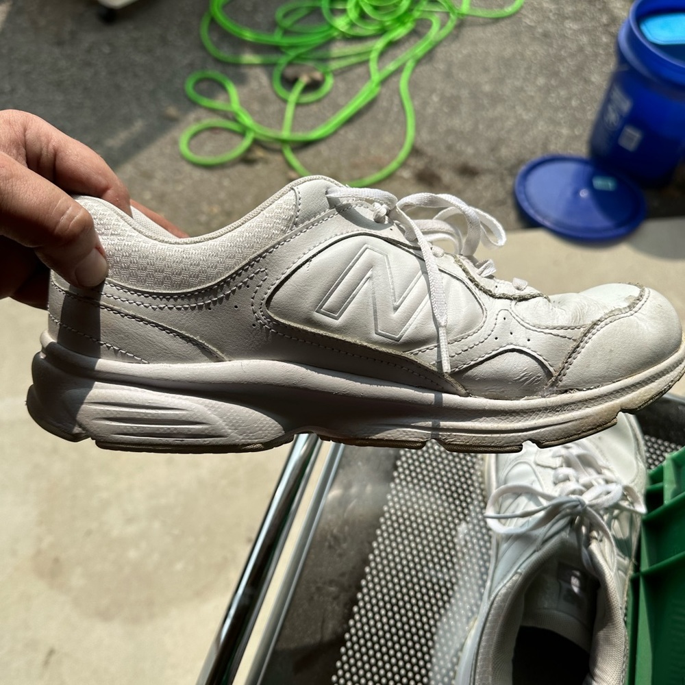 Size 10 new balance shoe